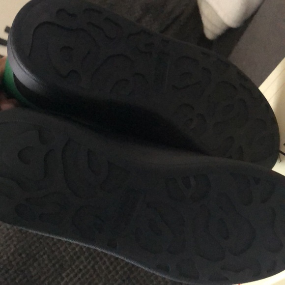 Alexander McQueen brand new, never worn only tried on. They don’t fit my foot. - Picture 4 of 8